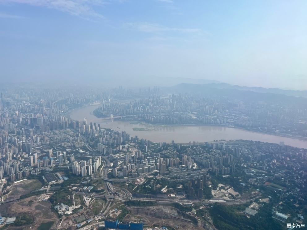 鸟瞰雾都