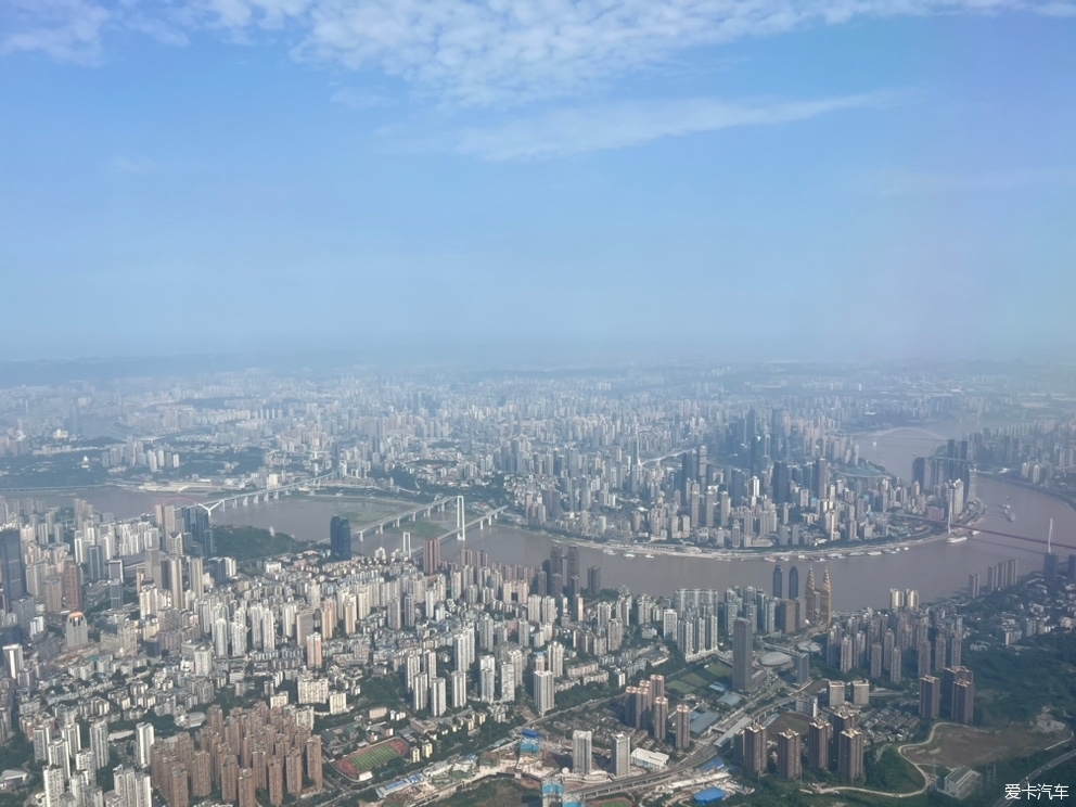 鸟瞰雾都