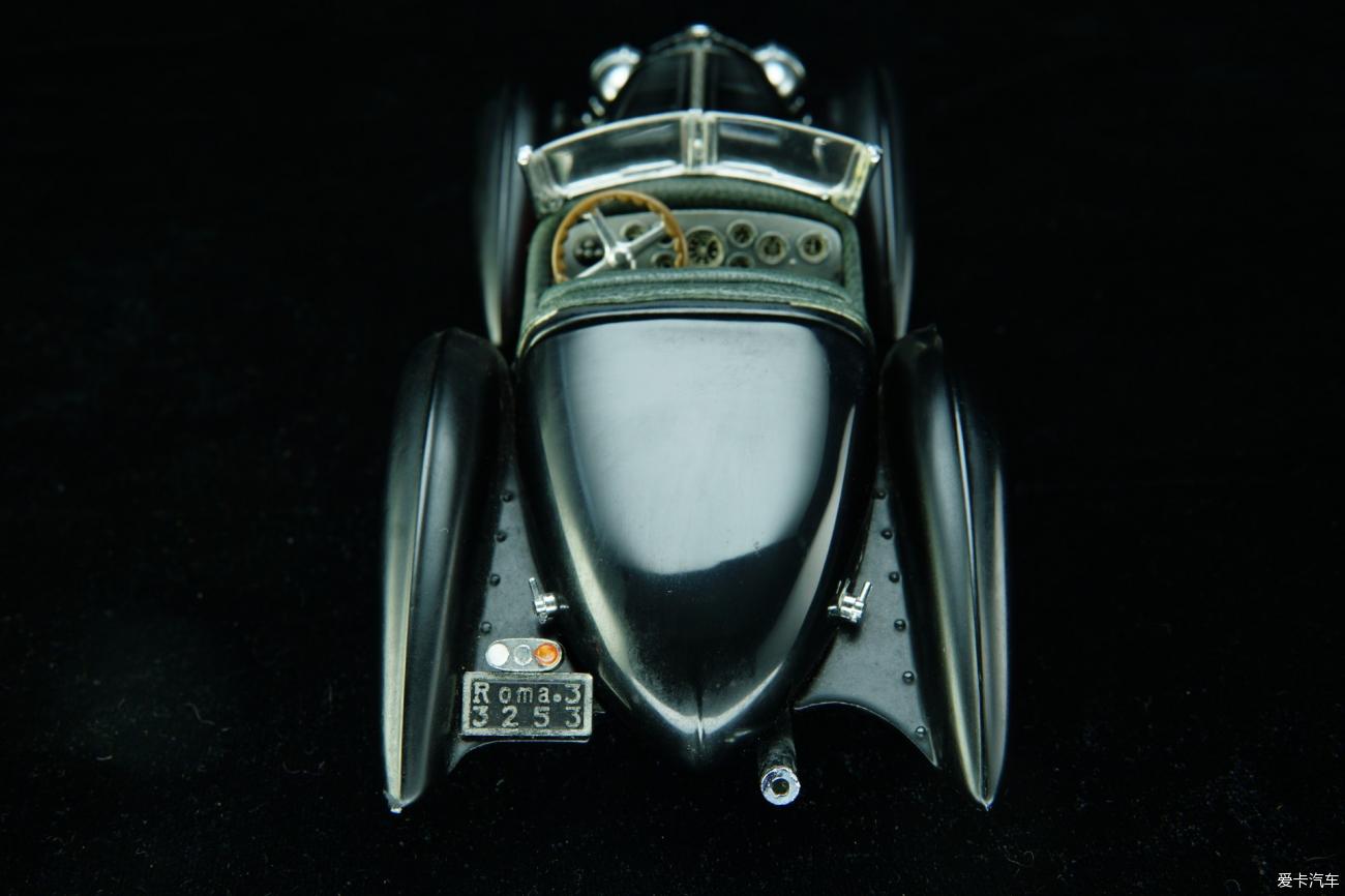 1932梅赛德斯奔驰SSK黑马王子跑车1：24模型
