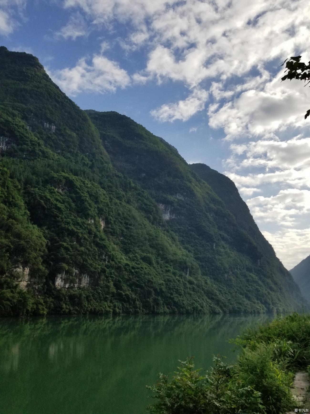 20-year-old Buick Sail’s journey to Tibet 4— —The dragonfly touches the water out of Hunan and Guizhou, and enters Chongqing at a glance