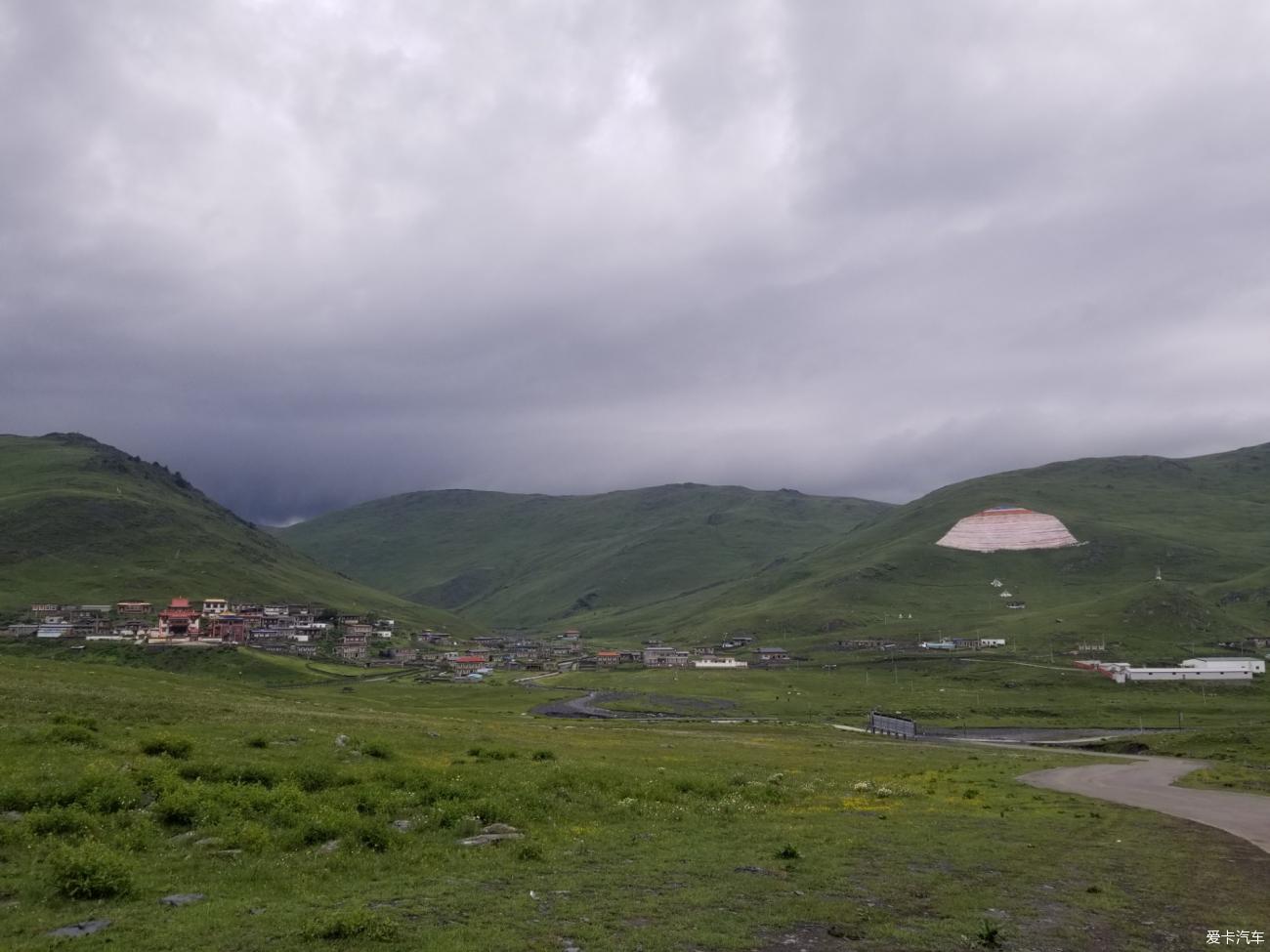 20-year-old Buick Sail’s journey to Tibet 7— —Xinduqiao Town is in a beautiful place, Jiangba Balang takes in the beautiful scenery