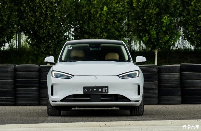 有点想入手M5 EV,因为我发现同价位下性价比更高