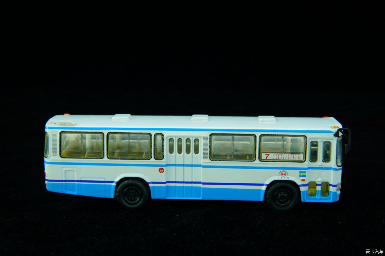 1993广州牌GZK6100巴士1：76模型