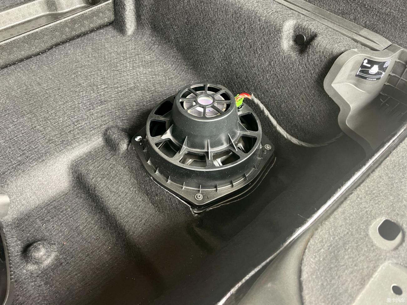 22款奔驰GLE350音响升级改装原厂大柏林之声效果与众不同