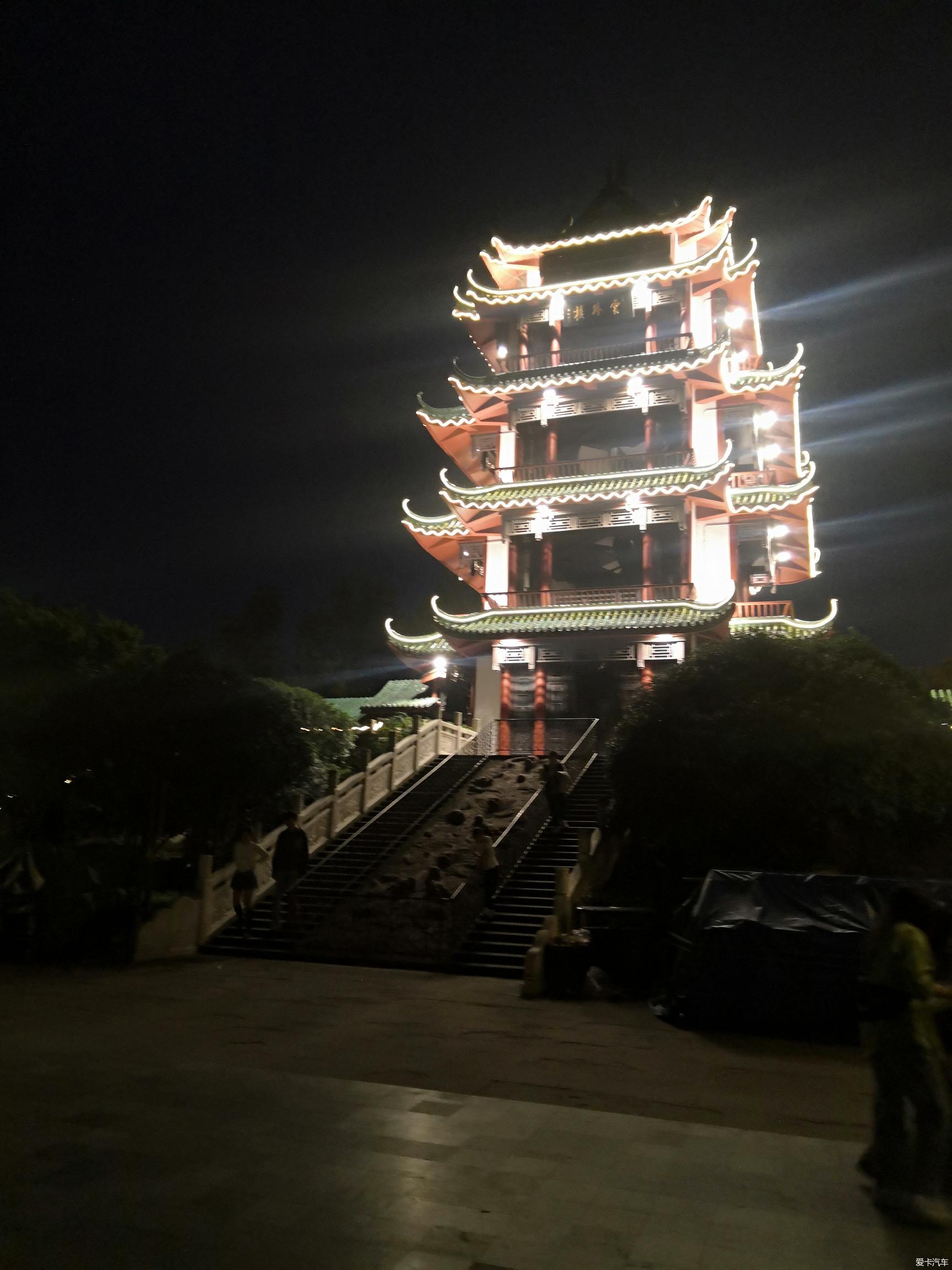 夜游新都府