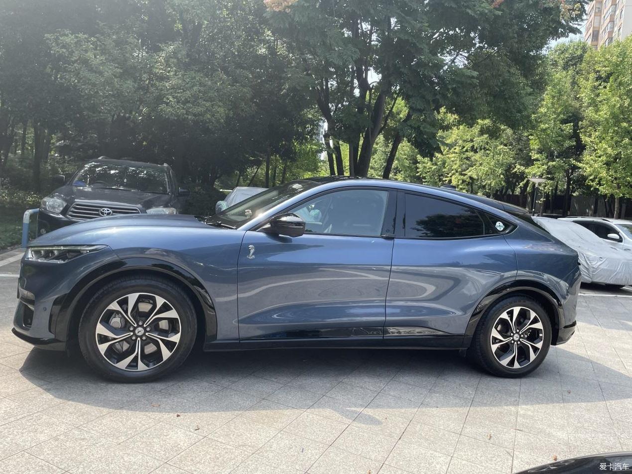 20 Buying a car for the first time at the age of 2019, I chose the Electric Horse! 