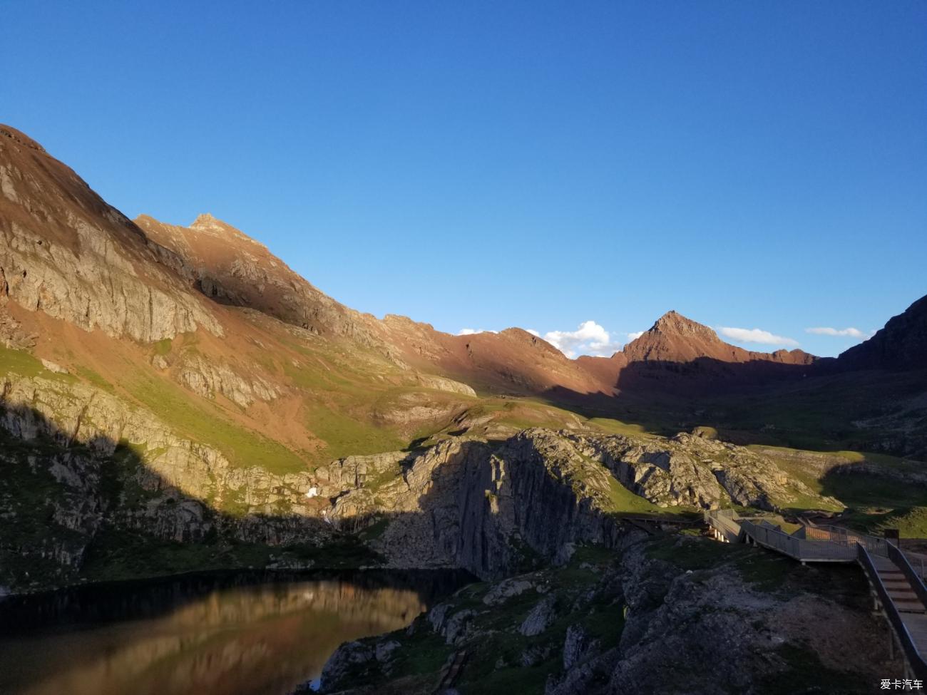 20-year-old Buick Sail’s journey to Tibet 10— Encountering Mistong Sanlian Lake by chance and feeling the long and narrow Derge City