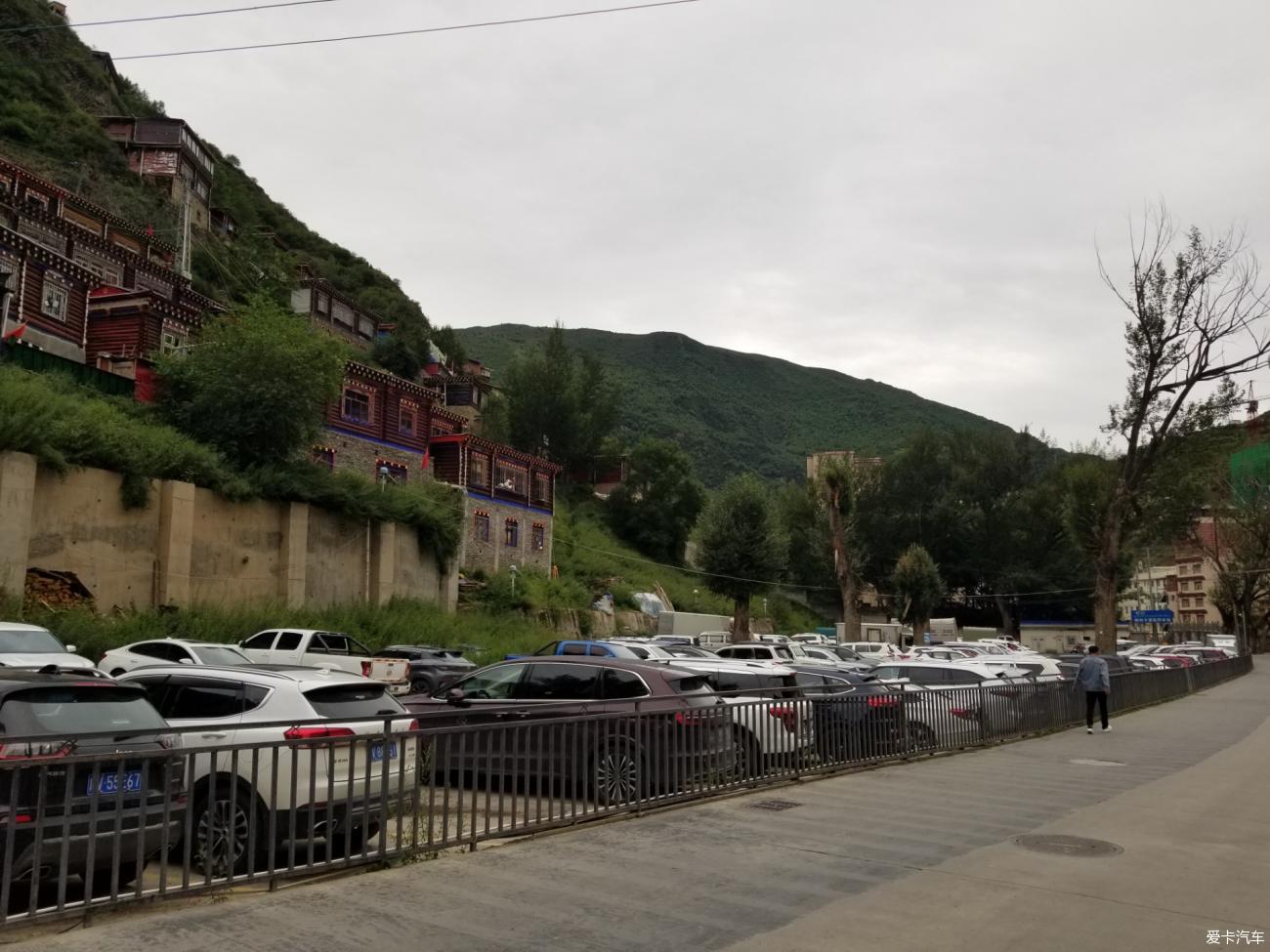 20-year-old Buick Sail’s trip to Tibet 10—encountering Tongtong Sanlian Lake and feeling the long and narrow Dege City 