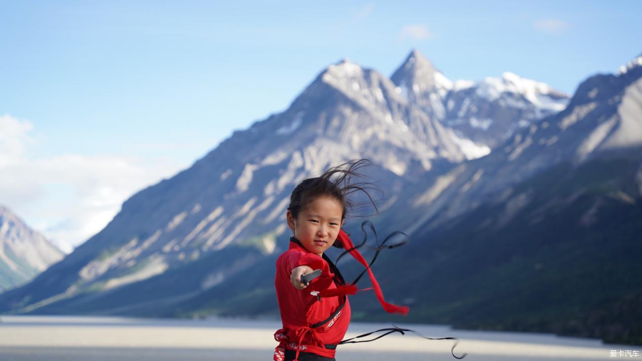 Take your daughter to drive in Tibet Day 7: Zuogong-Ranwu Lake, shoot a costume blockbuster for your daughter