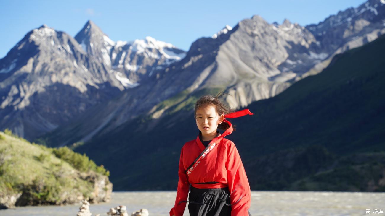 Take your daughter to drive in Tibet Day 7: Zuogong-Ranwu Lake, shoot a costume blockbuster for your daughter