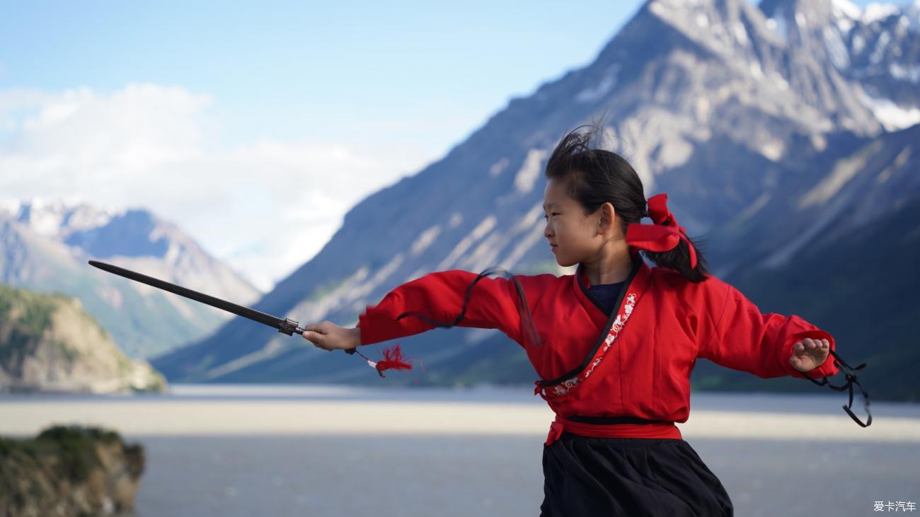 Take your daughter to drive in Tibet Day 7: Zuogong-Ranwu Lake, shoot a costume blockbuster for your daughter