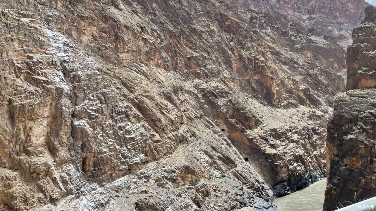 Take your daughter to drive in Tibet Day 7: Zuogong-Ranwu Lake, shoot a costume blockbuster for your daughter