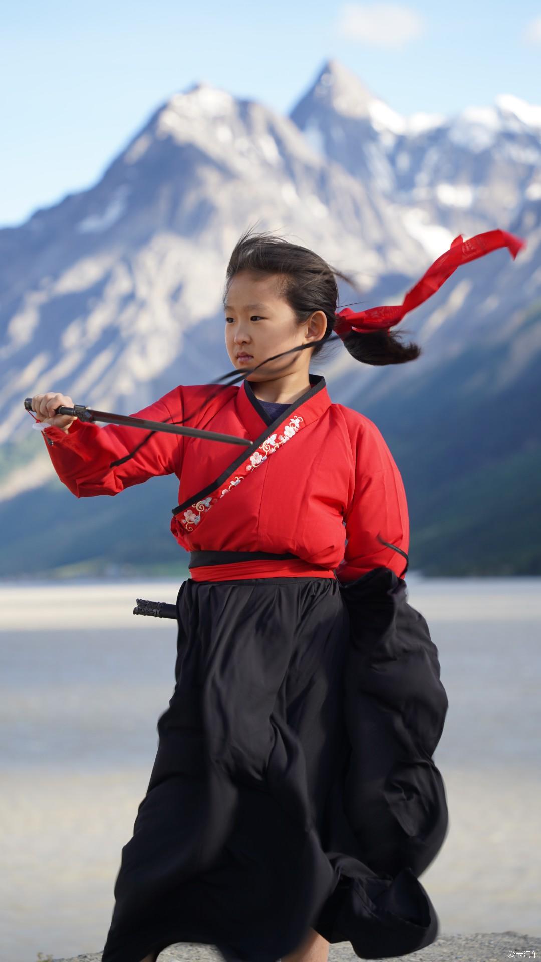 Take your daughter to drive in Tibet Day 7: Zuogong-Ranwu Lake, shoot a costume blockbuster for your daughter