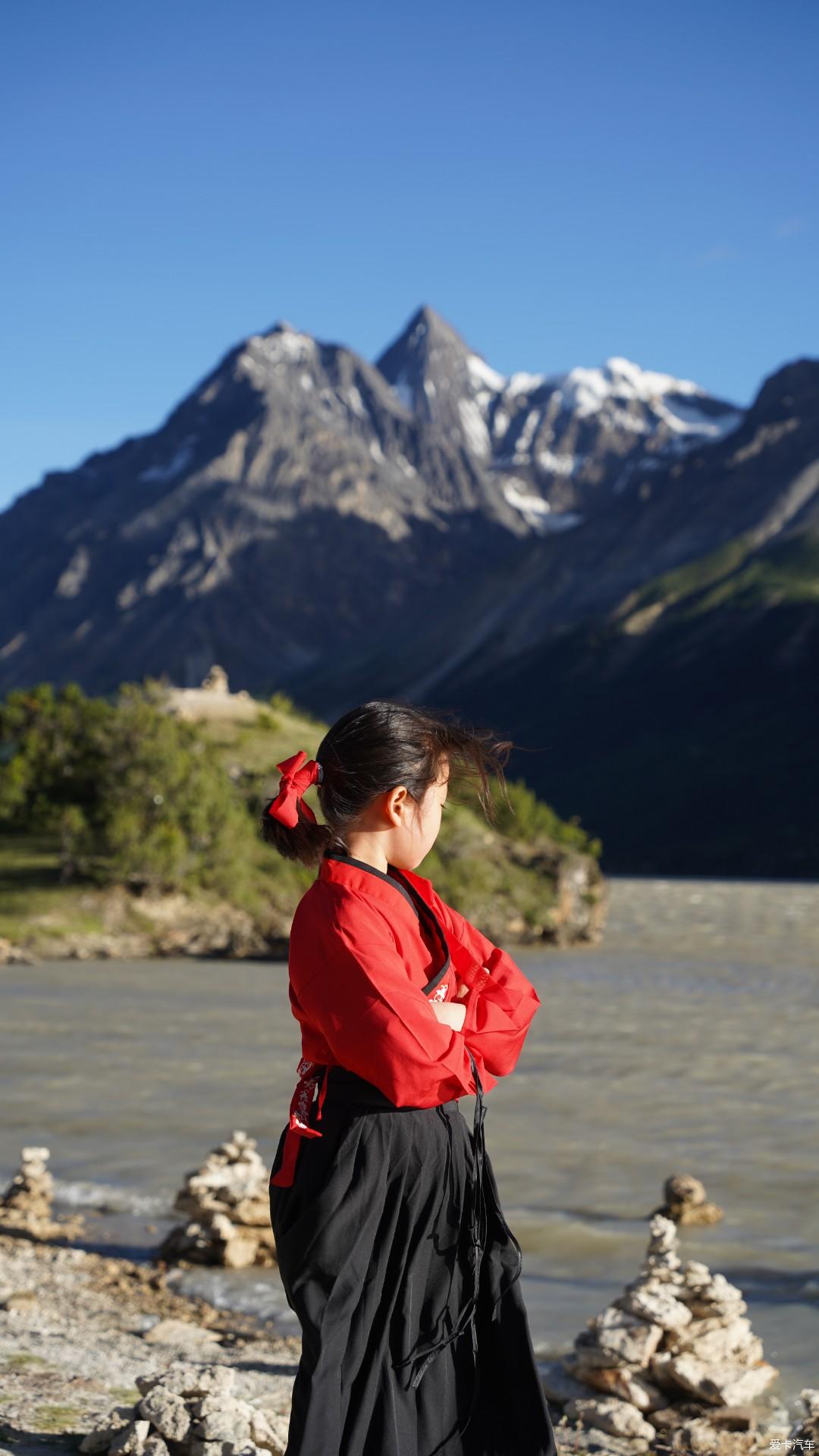 Take your daughter to drive in Tibet Day 7: Zuogong-Ranwu Lake, shoot a costume blockbuster for your daughter