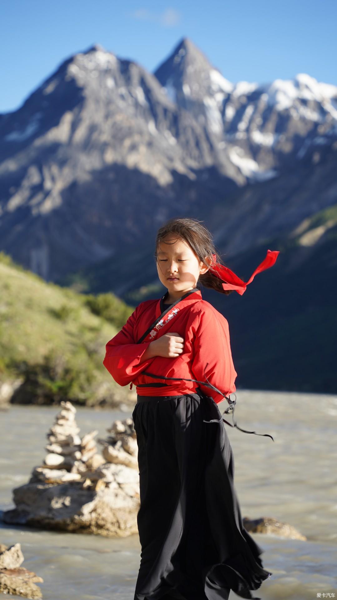 Take your daughter to drive in Tibet Day 7: Zuogong-Ranwu Lake, shoot a costume blockbuster for your daughter