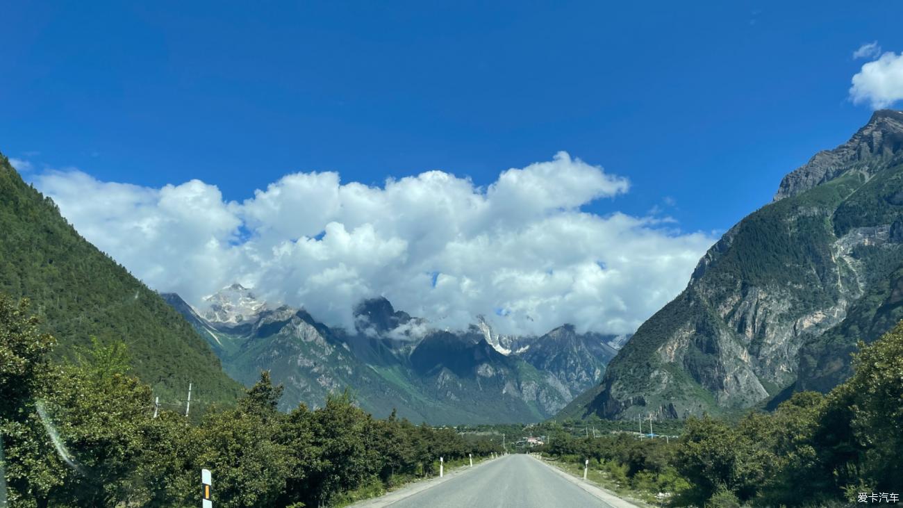 Driving in Tibet with my daughter Day 8: Arriving at Ranwu Lake Linzhi, encounter the mysterious glacier