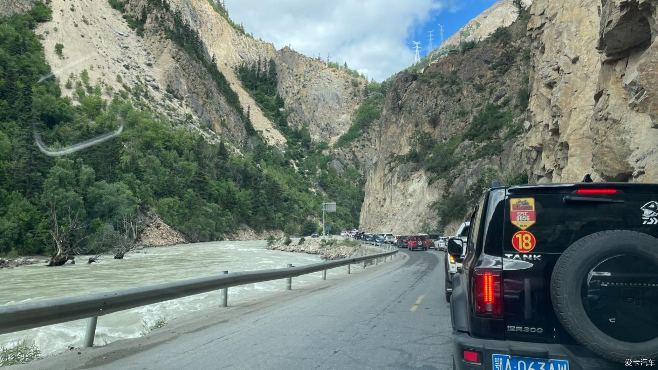 Self-driving in Tibet with my daughter Day 8: Ranwu Lake to Linzhi, encountering the mysterious glacier