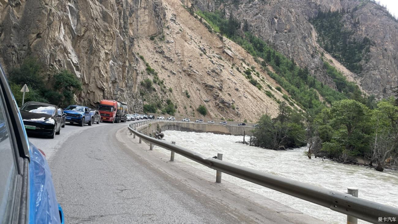 Self-driving in Tibet with my daughter Day 8: Ranwu Lake to Linzhi, encountering the mysterious glacier