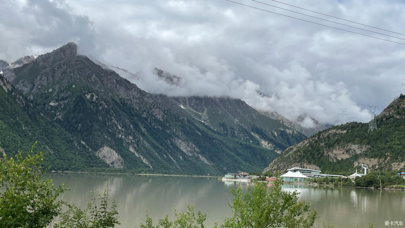 Driving in Tibet with my daughter Day 8: Ran From Wuhu to Linzhi, encounter the mysterious glacier