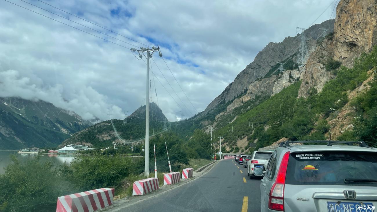 Driving in Tibet with my daughter Day 8: Arriving at Ranwu Lake Linzhi, encounter the mysterious glacier