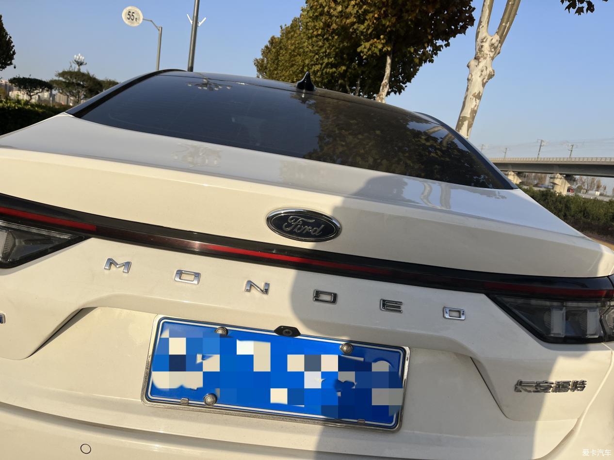 Being good-looking Captured, attracted by strength, show off my car