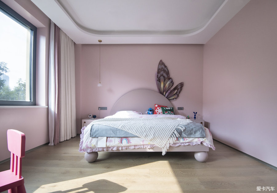 淡粉色的女兒房，一份溫馨和平靜