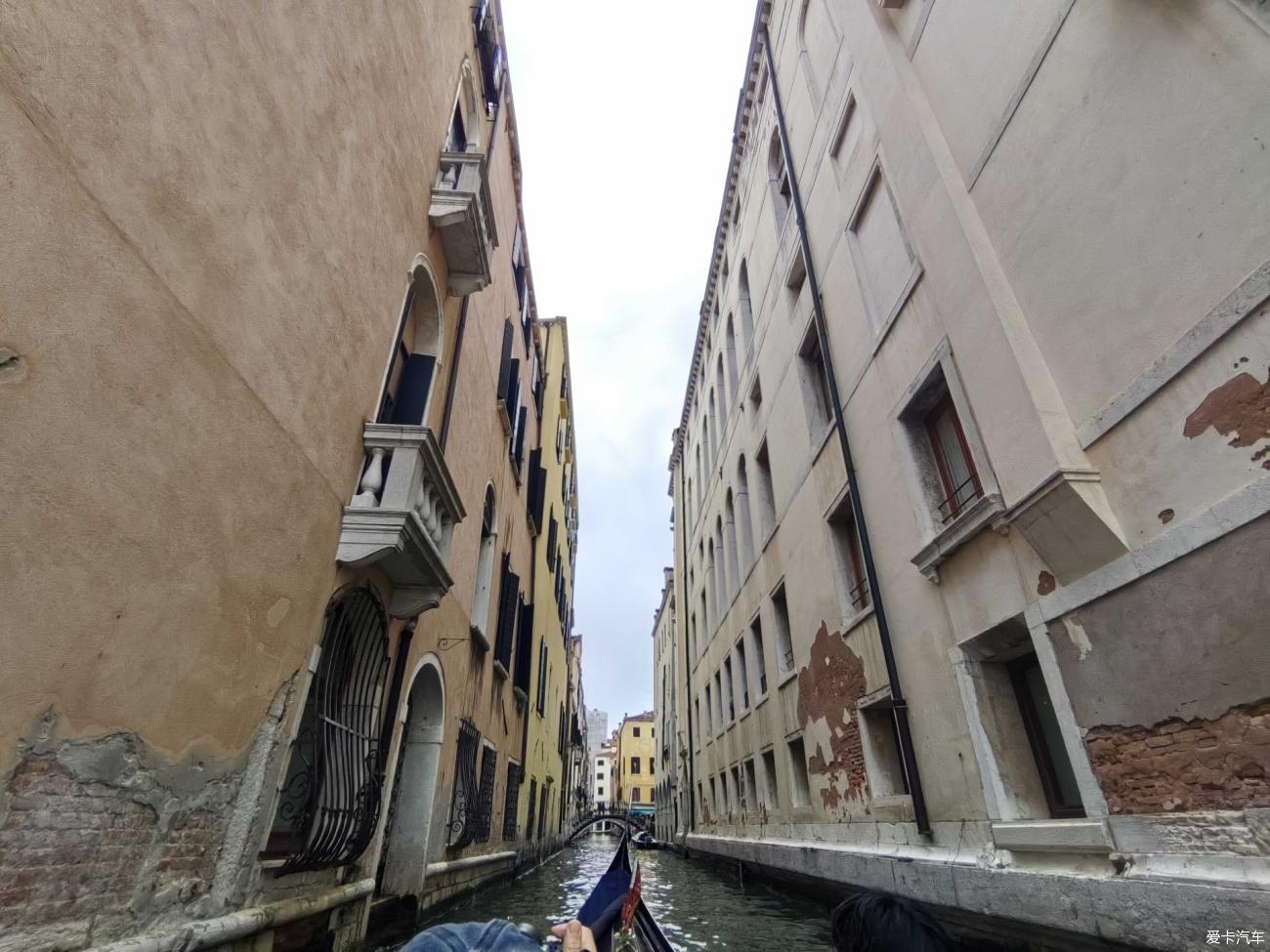 【Records of Spring and Summer】 (European Eight Countries Tour 13) Venice, Italy, tour on a gondola boat