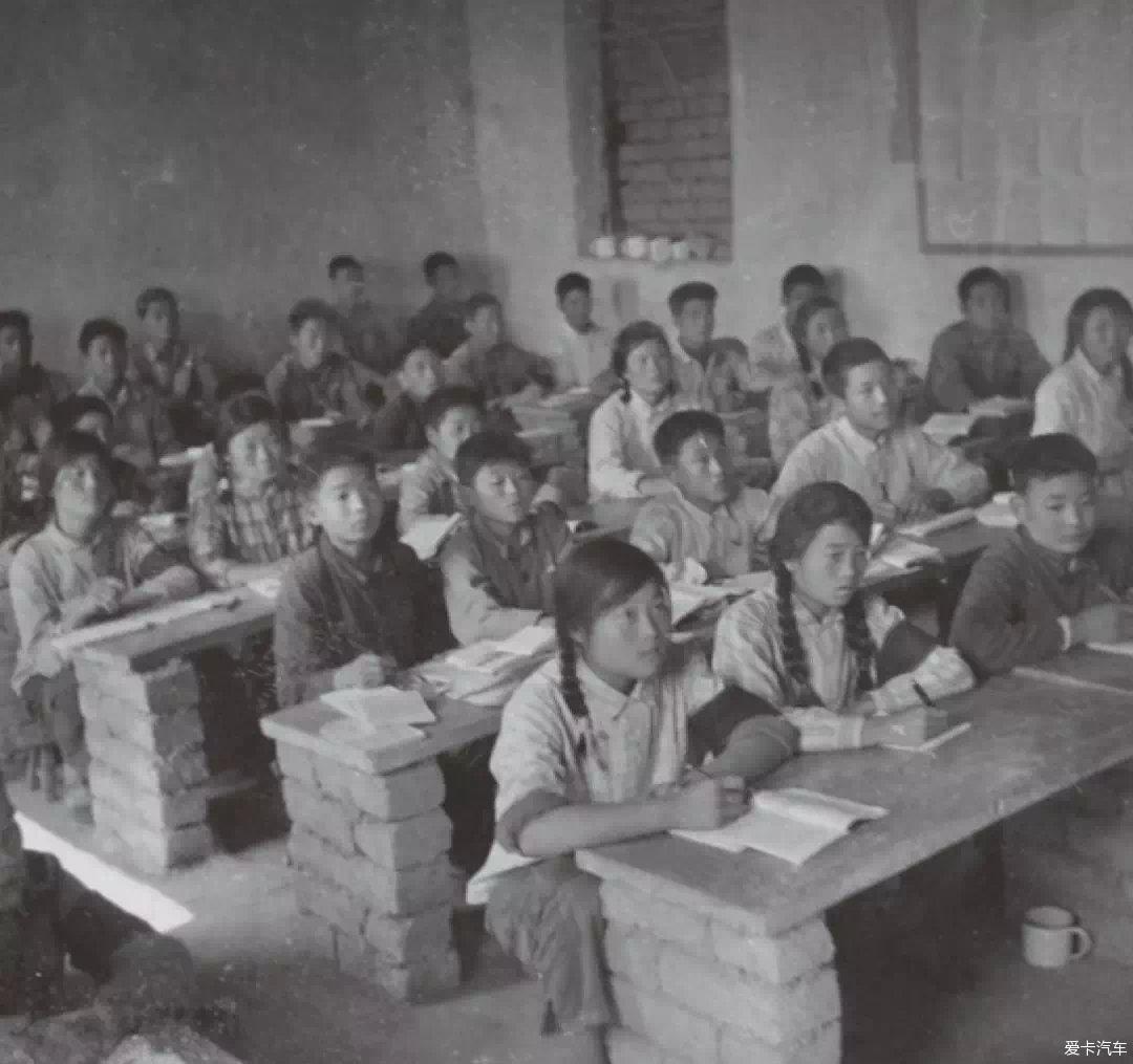 70年代农村学校老照片图片