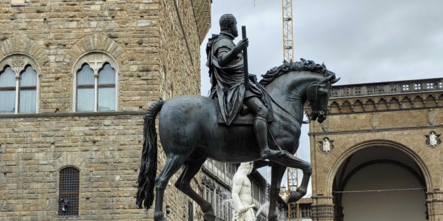 【精彩大比拼】（欧洲八国行105）意大利科西莫一世骑马雕像