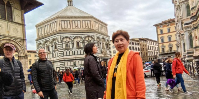 【精彩大比拼】（欧洲八国行107）佛罗伦萨圣十字教堂和广场