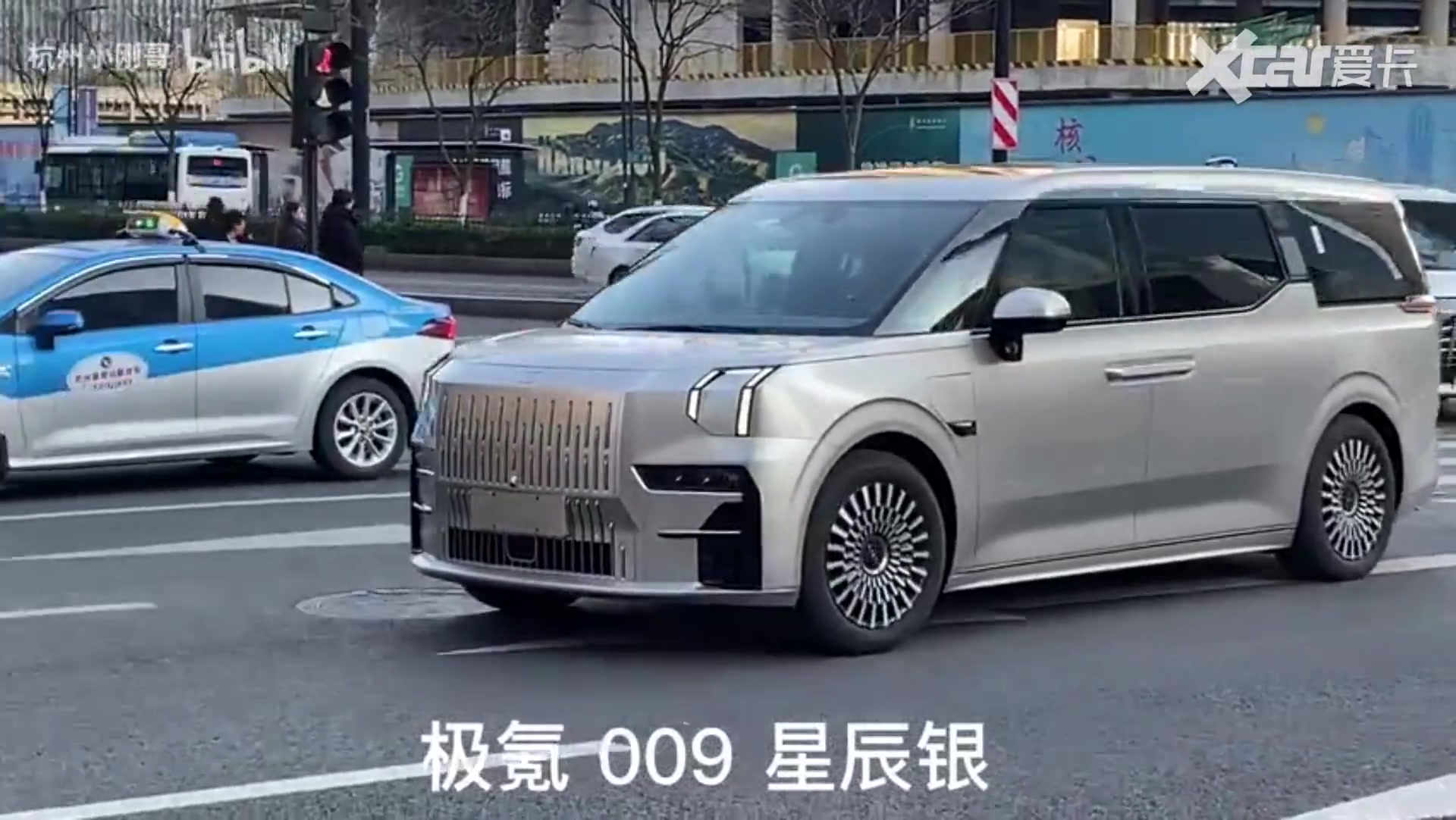 国产商务车 10万图片