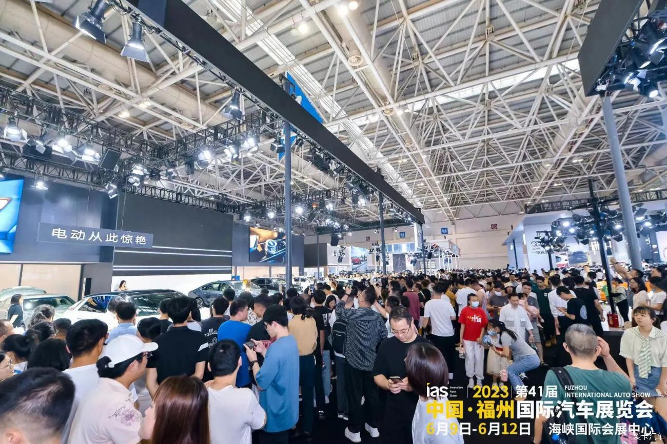 See you at the Dragon Boat Festival, about one million car models will be parachuted into the Fuzhou Auto Show across the Taiwan Strait. Seeing each other up close is as easy as a piece of cake! 