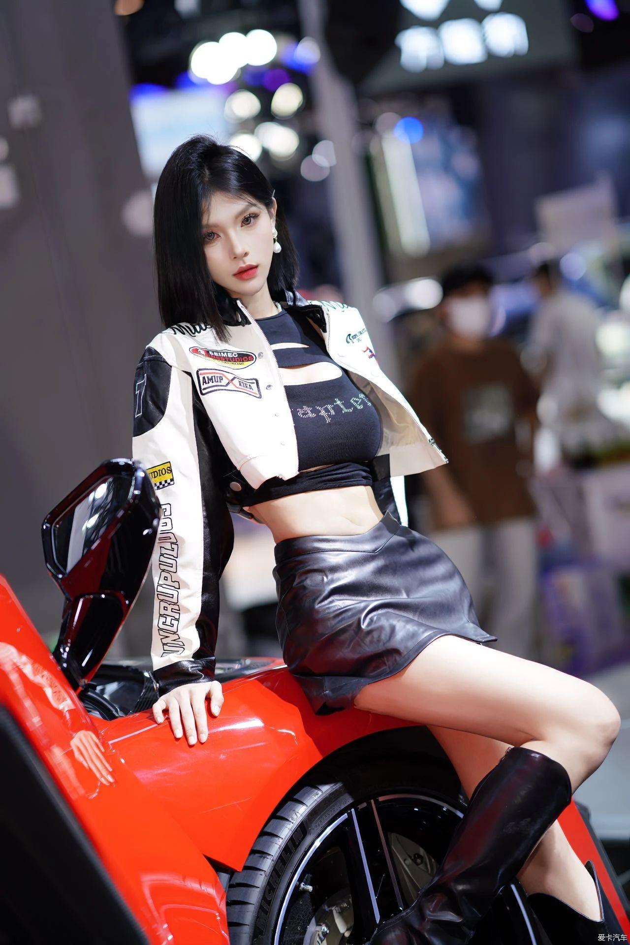 See you at the Dragon Boat Festival, about one million car models are parachuted into the Fuzhou Auto Show across the Strait. Meeting each other at close range is as easy as a piece of cake. ! 