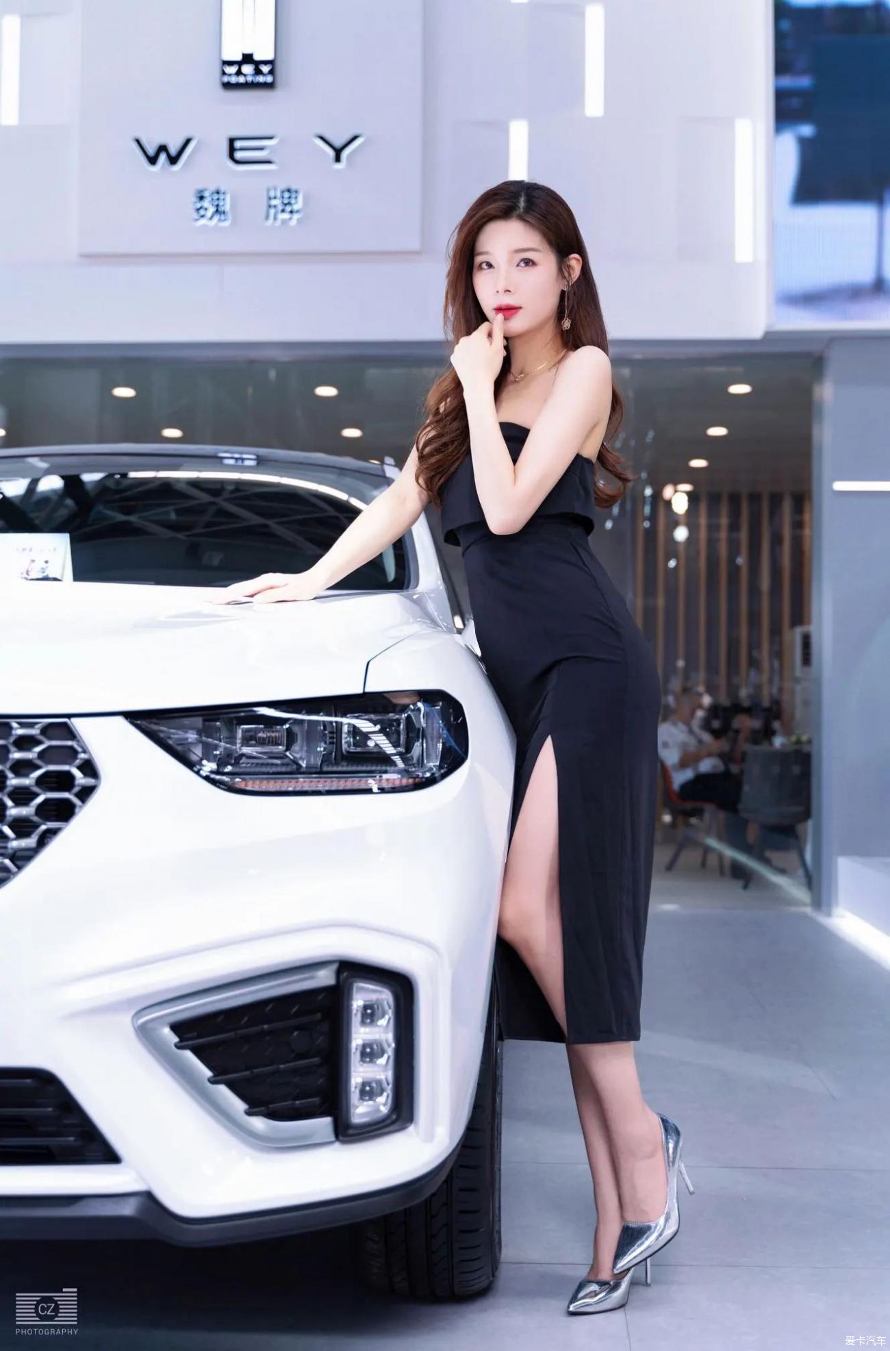 See you at Dragon Boat Festival, About a million car models from across the Taiwan Strait are parachuted into the Fuzhou Auto Show. Meeting them up close is a piece of cake! 