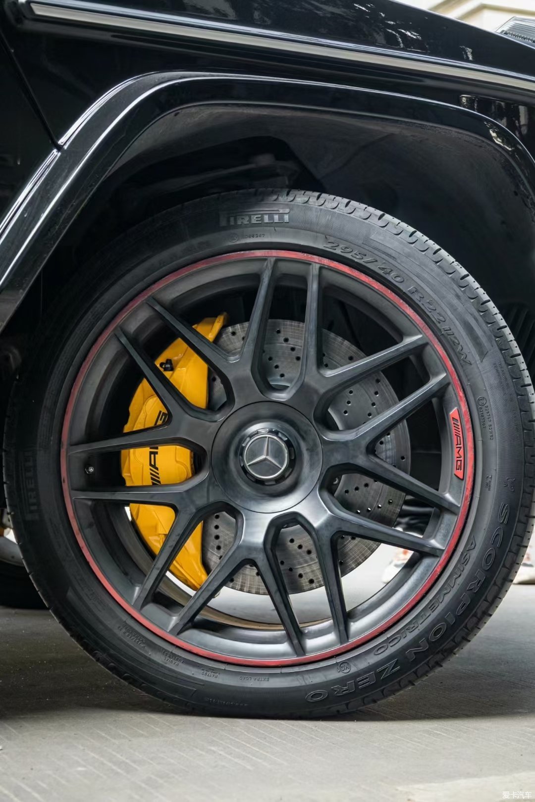 (Mercedes-Benz Big G brake modification) Archipolo 10-piston caliper, matched with 420 high carbon disc