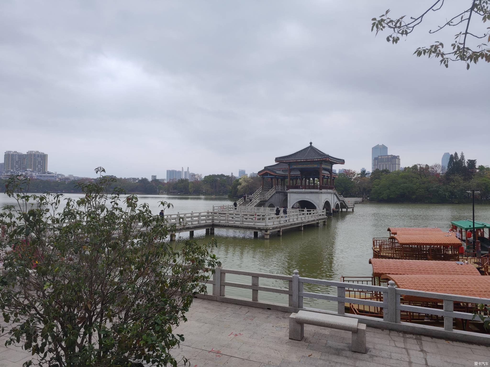 [Wonderful Competition] The solitary mountain in the West Lake of Huizhou, the beauties on the east slope facing the clouds