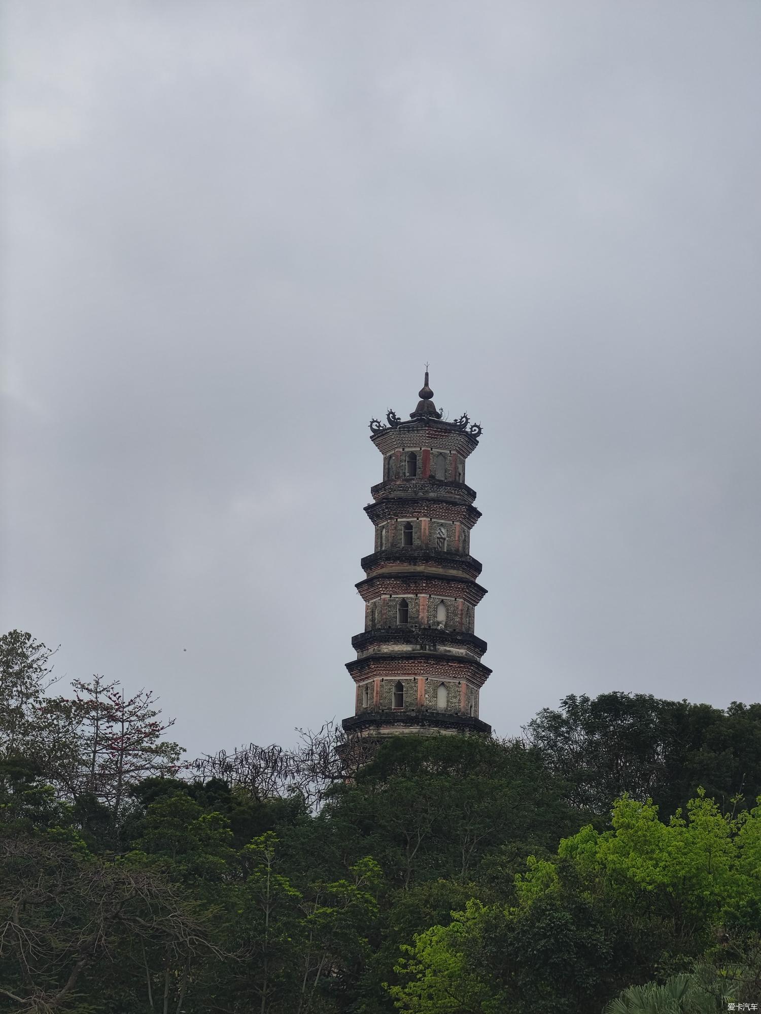 [Wonderful Competition] The solitary mountain in the West Lake of Huizhou, the beauties on the east slope facing the clouds