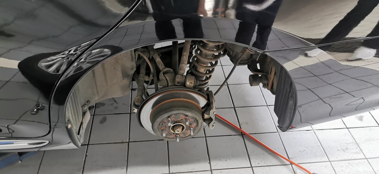 100,000 kilometers positive In the prime of life, my Crown replaced the brake pads