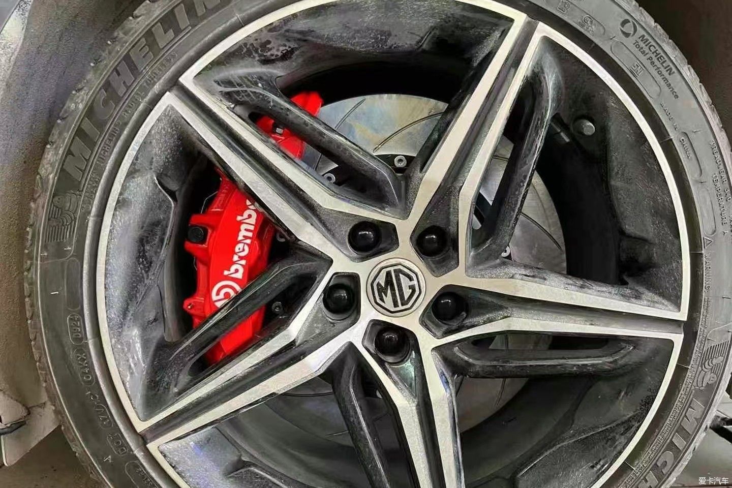 （名爵MG7刹车改装）Brembo大六卡钳，制动撩妹神器