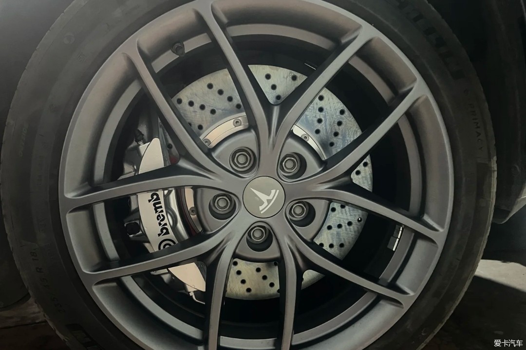 特斯拉model 3刹车改装Brembo大六卡钳，帅气制动