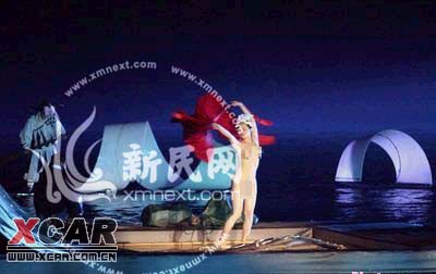 刘三姐》中,因在如画的阳朔山水中出演天体浴少女而备受关注