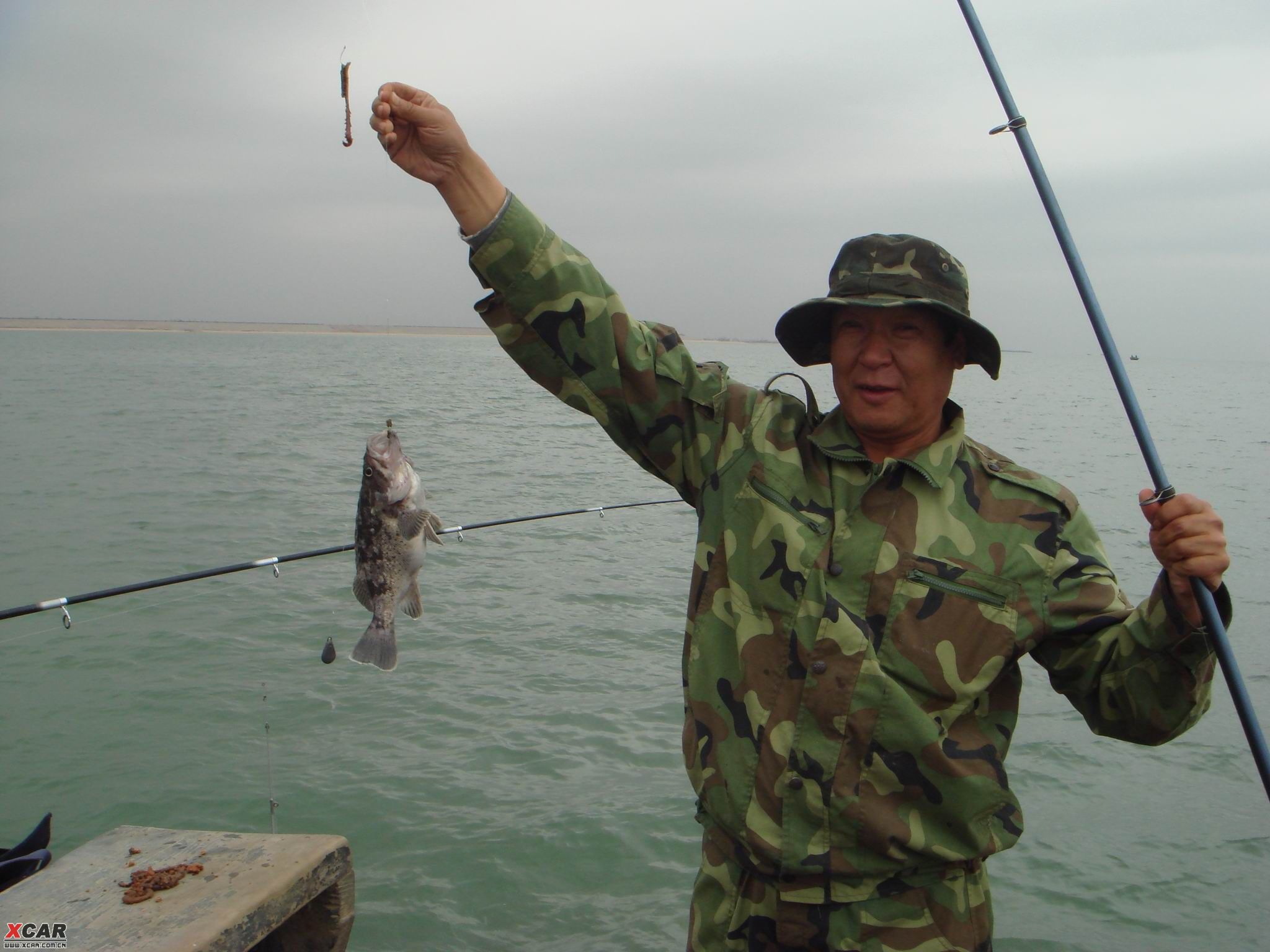 海面平静无浪,这种情况除非赶上梭鱼群,否则顶多遇到"羊拉粪"型.