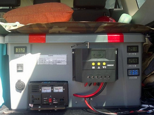帕杰罗中的战斗机 DIY装车载太阳能电源
