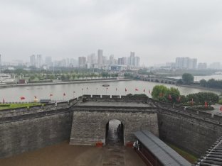 雨游《荆州古城》